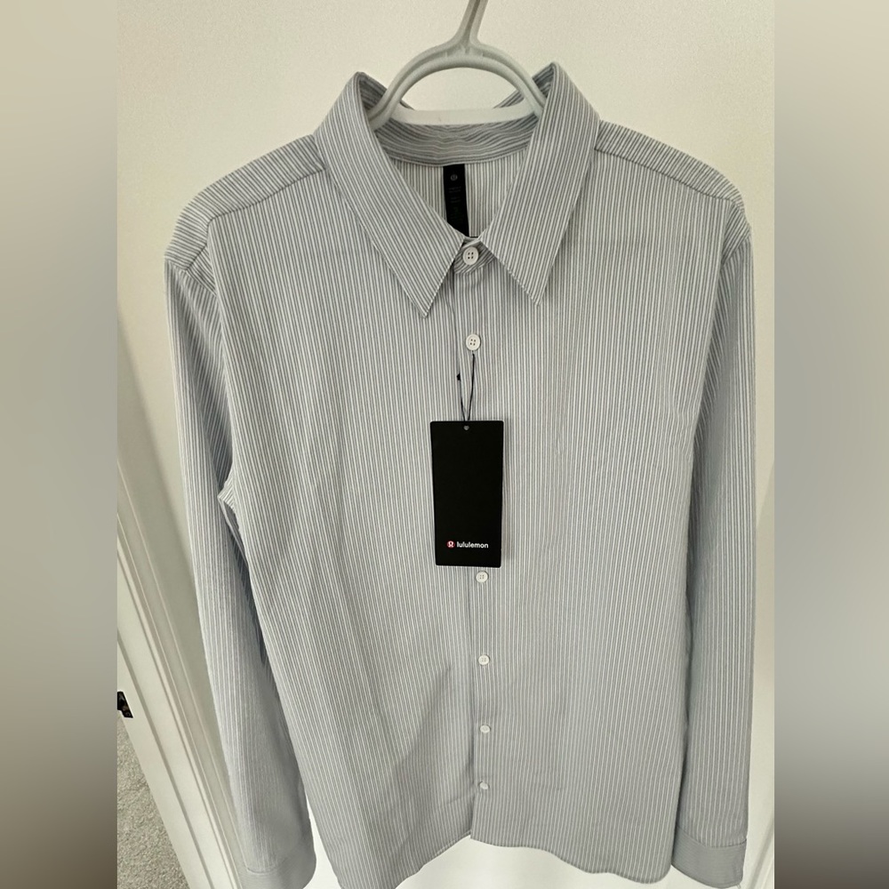 Lululemon Classic Venture Shirt Large